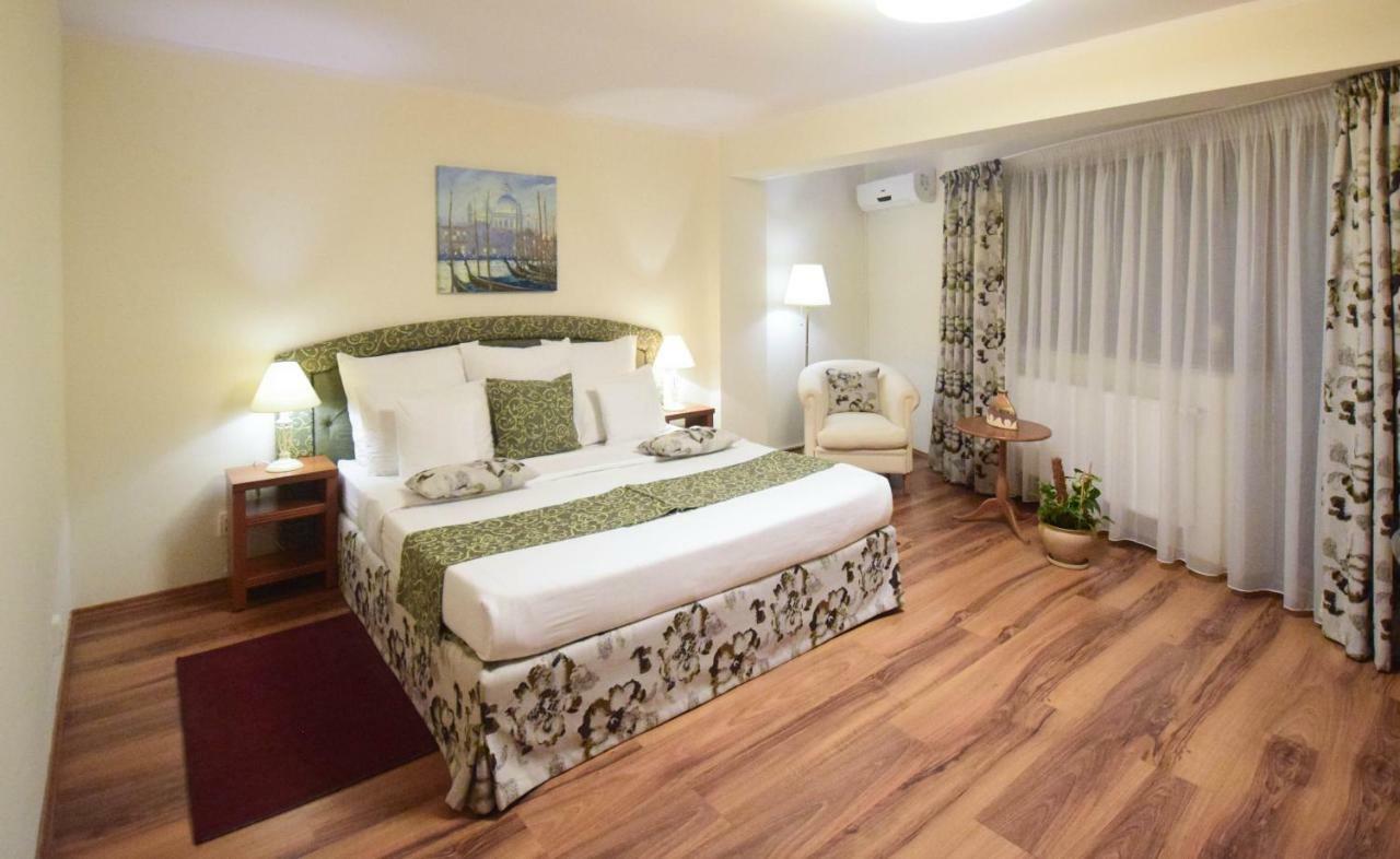 Cabrio Apart Hotel Cluj-Napoca Buitenkant foto